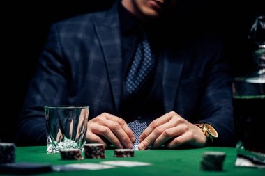 21点中的“表格策略”真的能提高胜率吗？